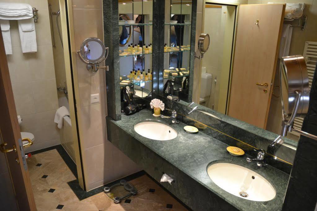T3 Alpenhotel Φιλμς Εξωτερικό φωτογραφία