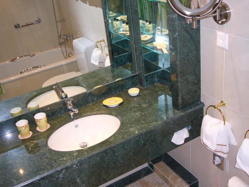 T3 Alpenhotel Φιλμς Εξωτερικό φωτογραφία